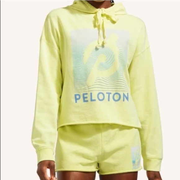 Peloton Yellow Raw Hem Lounge Set Size Medium - Picture 11 of 11